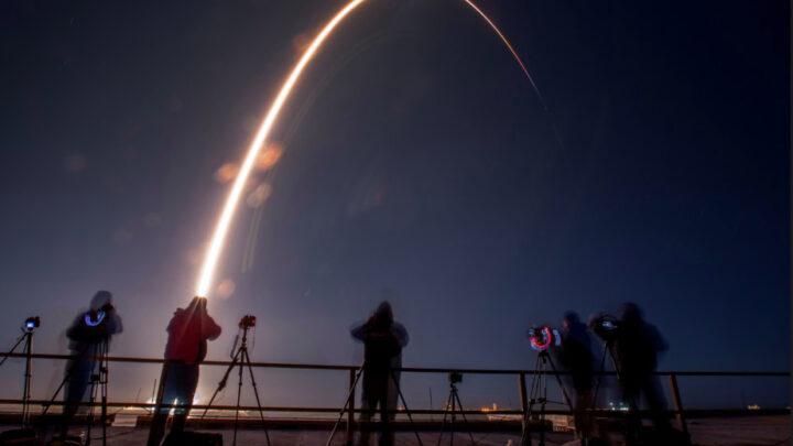 “SpaceX” raketinin bir parçası Ayın səthinə düşəcək