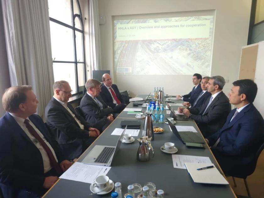 Bakı və Hamburq limanları arasında əməkdaşlıq güclənir
