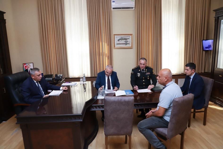 Dövlət Xidmətinin rəisi Naxçıvanda vətəndaşların müraciətlərini dinləyib 