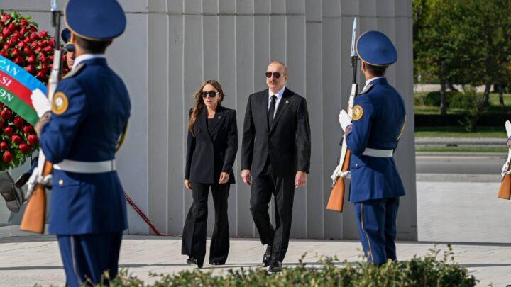 Prezident İlham Əliyev Anım Günü ilə əlaqədar Bakıdakı Zəfər parkında olub