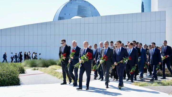 Energetika Nazirliyinin kollektivi Zəfər parkını ziyarət edib 