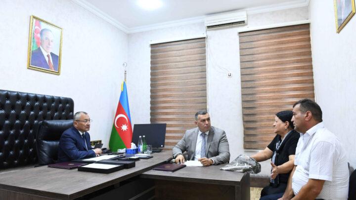 Qaçqınların və Məcburi Köçkünlərin İşləri üzrə Dövlət Komitəsinin sədri vətəndaş müraciətlərini dinləyib