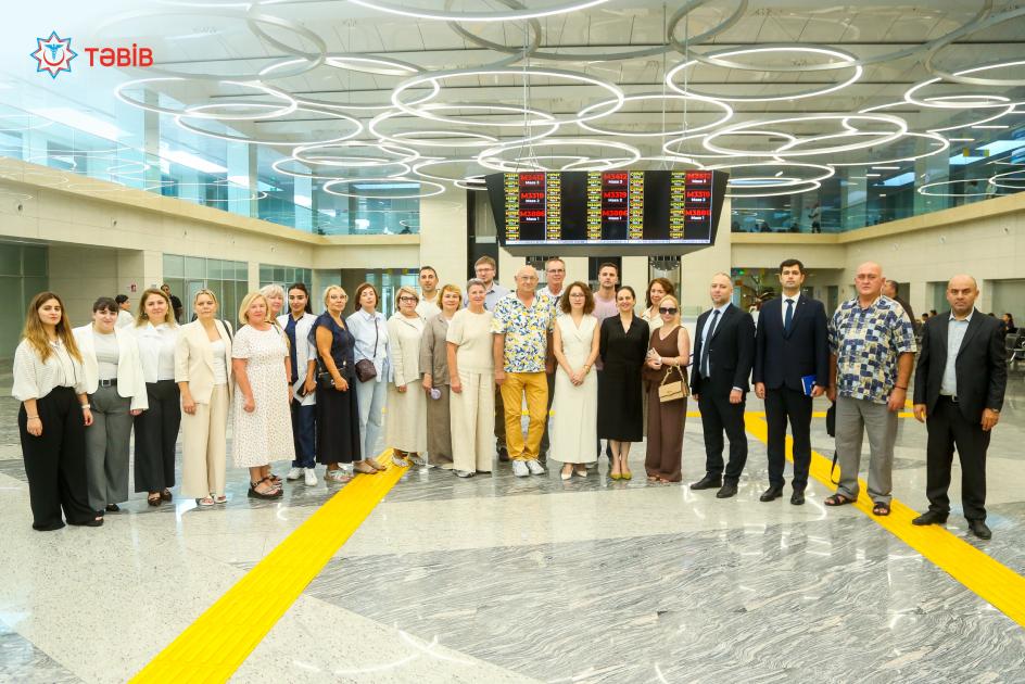Rusiyalı mütəxəssislər Yeni Klinikada təcrübə mübadiləsi aparıblar