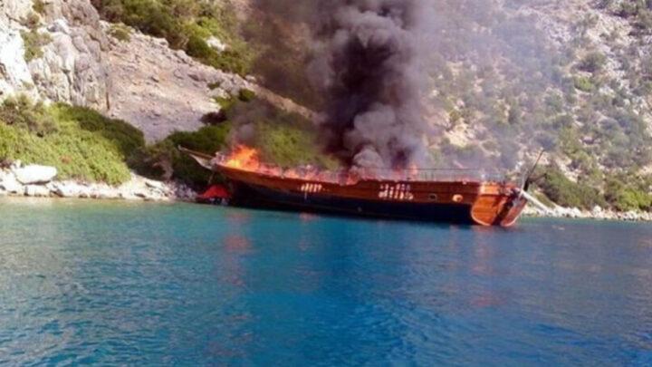 Filippində sərnişin bərəsində baş vermiş yanğın nəticəsində 12 nəfər itkin düşüb 