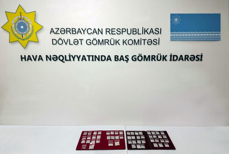 Gömrük əməkdaşları 4 milyon dollarlıq brilyant qaşların Azərbaycana qanunsuz gətirilməsinin qarşısını alıb