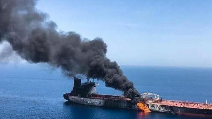 Britaniya təşkilatı: Hörmüz boğazında neft tankeri vurulub