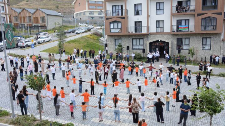 Kəlbəcərdə qayıdışın ritmi: Sazlı-sözlü “Yallı” coşqusu
