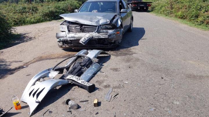 Lənkəranda “Mitsubishi” və “Volkswagen” toqquşub: iki nəfər xəsarət alıb 