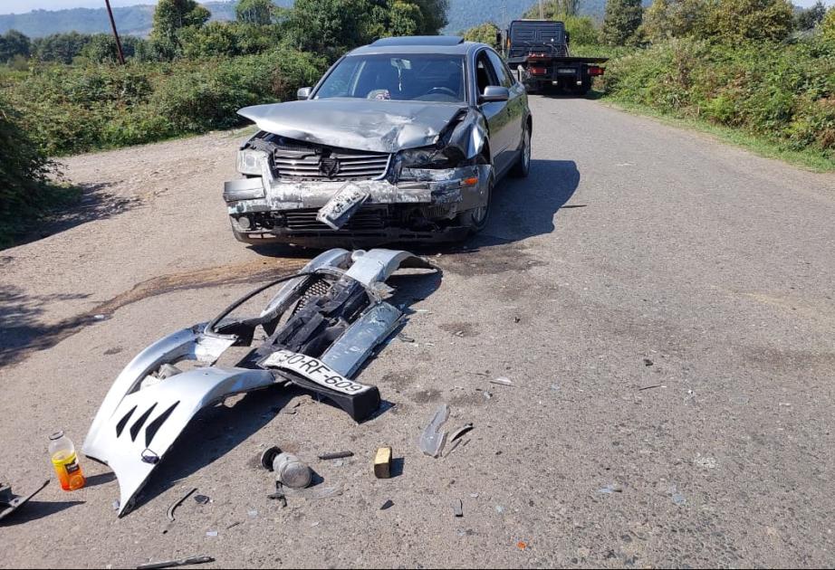 Lənkəranda “Mitsubishi” və “Volkswagen” toqquşub: iki nəfər xəsarət alıb 