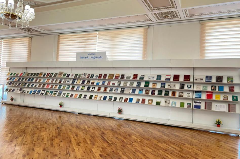 Milli Kitabxanada Möhsün Nağısoylunun yubileyinə həsr olunmuş kitab sərgisi açılıb