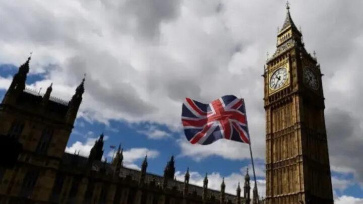 Böyük Britaniya NATO-nun müdafiə bankına qoşulmağı nəzərdən keçirir