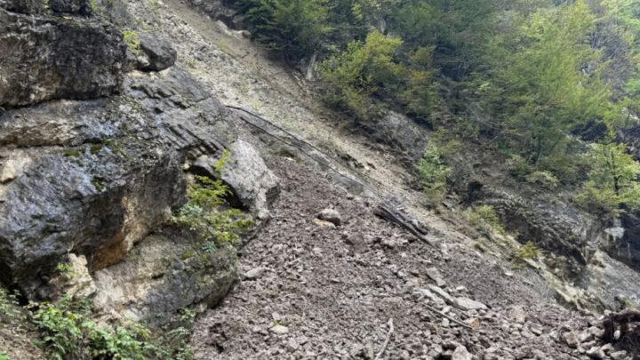 Torpaq sürüşməsinə görə bağlanan Quba-Xınalıq yolunda avtomobillərin hərəkəti qismən bərpa olunub