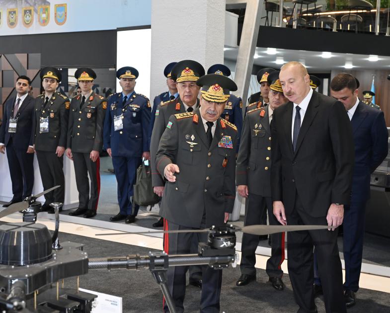 Prezident İlham Əliyev “ADEX 2026” və “Securex Caspian” sərgiləri ilə tanış olub