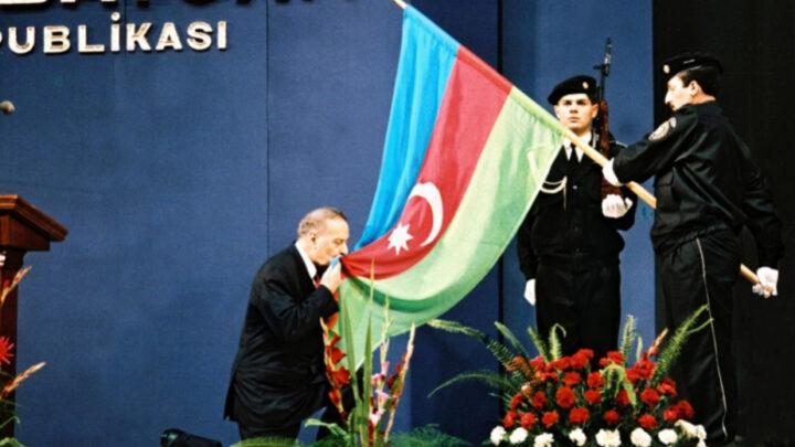 3 oktyabr 1993-cü il müstəqil Azərbaycanın inkişaf mərhələsinin başlanğıcıdır