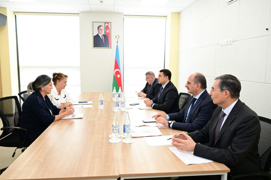 Mədəniyyət naziri Adil Kərimli Füzuli şəhərində vətəndaşların müraciətlərini dinləyib