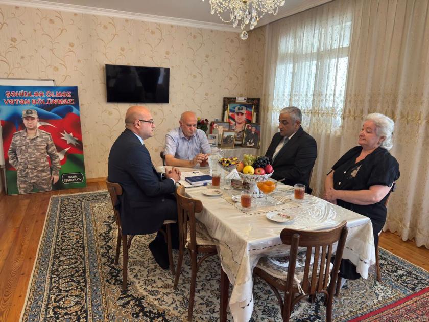 Gəncədə şəhid Rabil İsmayılovun ailəsi ziyarət edilib
