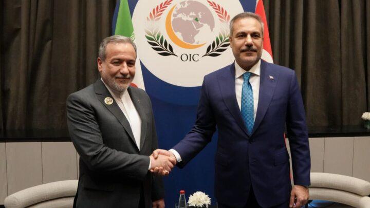 İran və Türkiyə arasında regional məsələlər müzakirə olunub