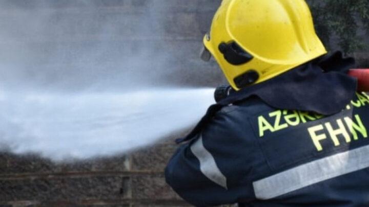 Bakıda ərzaq satışı köşkündə yanğın olub, bir nəfərin meyiti aşkarlanıb